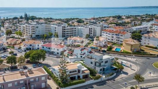 Vente Maison 5 pi�ces ALBUFEIRA 8200