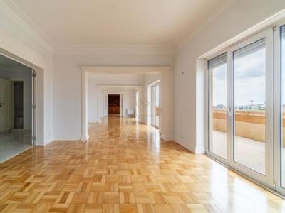 Location Appartement 8 pices LISBOA 1000