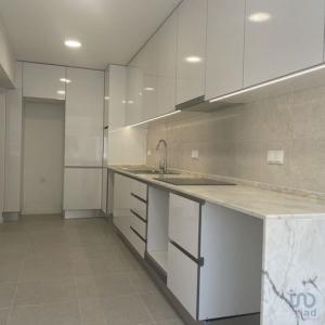 Location Appartement 6 pices LISBOA 1700
