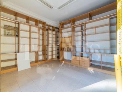 Location Local commercial LISBOA 1170