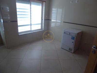 Vente Appartement 3 pices LOULE 8100