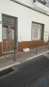 Location Local commercial LOULE 8100