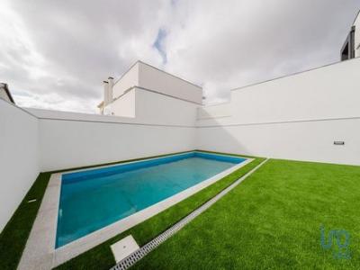 Vente Maison 8 pices LOURINHA 2530