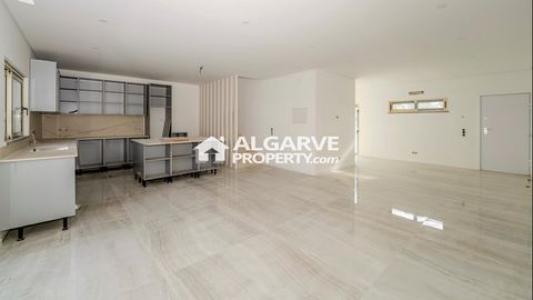 Vente Maison 3 pi�ces MONCARAPACHO 8700