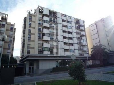 Location Local commercial PORTO 4000