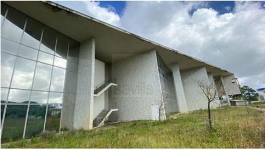 Louer Local commercial 2324 m2 Sintra
