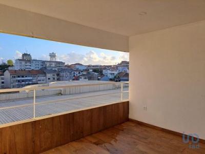 Acheter Appartement 77 m2 Porto