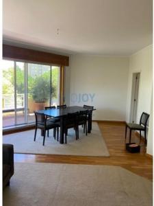 Louer Appartement 174 m2 Porto