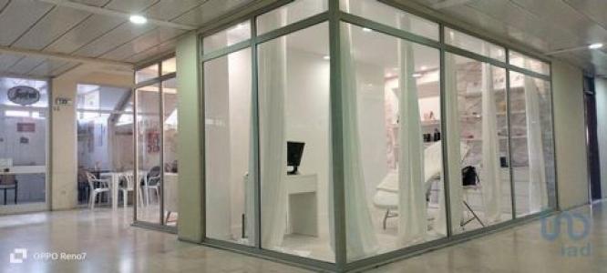 Louer Local commercial 26 m2 Porto