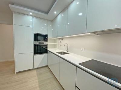 Louer Appartement 70 m2 Olival-basto