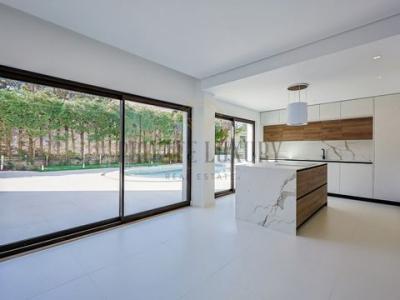 Louer Maison 371 m2 Almada