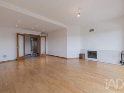 Acheter Appartement 134 m2 Seixal