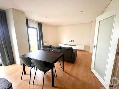 Louer Appartement 95 m2 Porto
