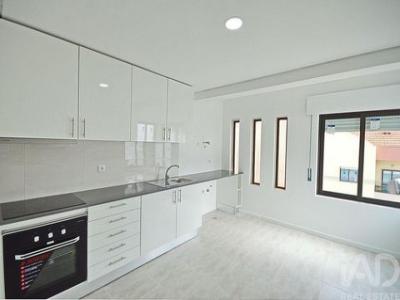 Acheter Appartement 97 m2 Seixal