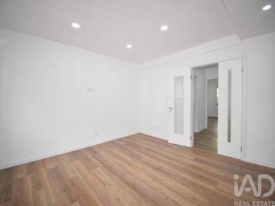 Acheter Appartement 59 m2 Seixal