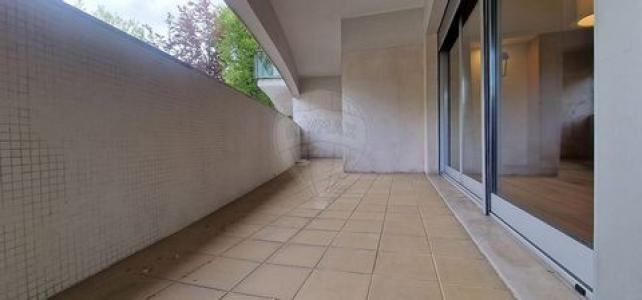 Louer Appartement 90 m2 Guimaraes