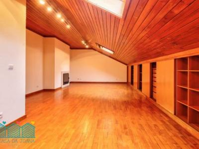 Louer Appartement 198 m2 Aveiro