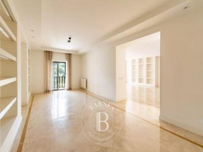 Louer Appartement 306 m2 Alapraia