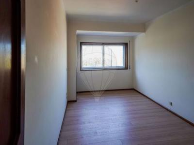 Louer Appartement 106 m2 Guimaraes