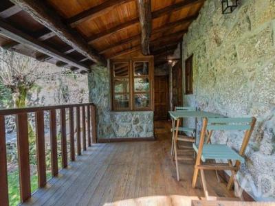 Vente Maison Fafe TRAVASSA�S 03 au Portugal